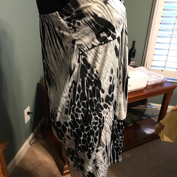 Dress - Picture 3 of 5